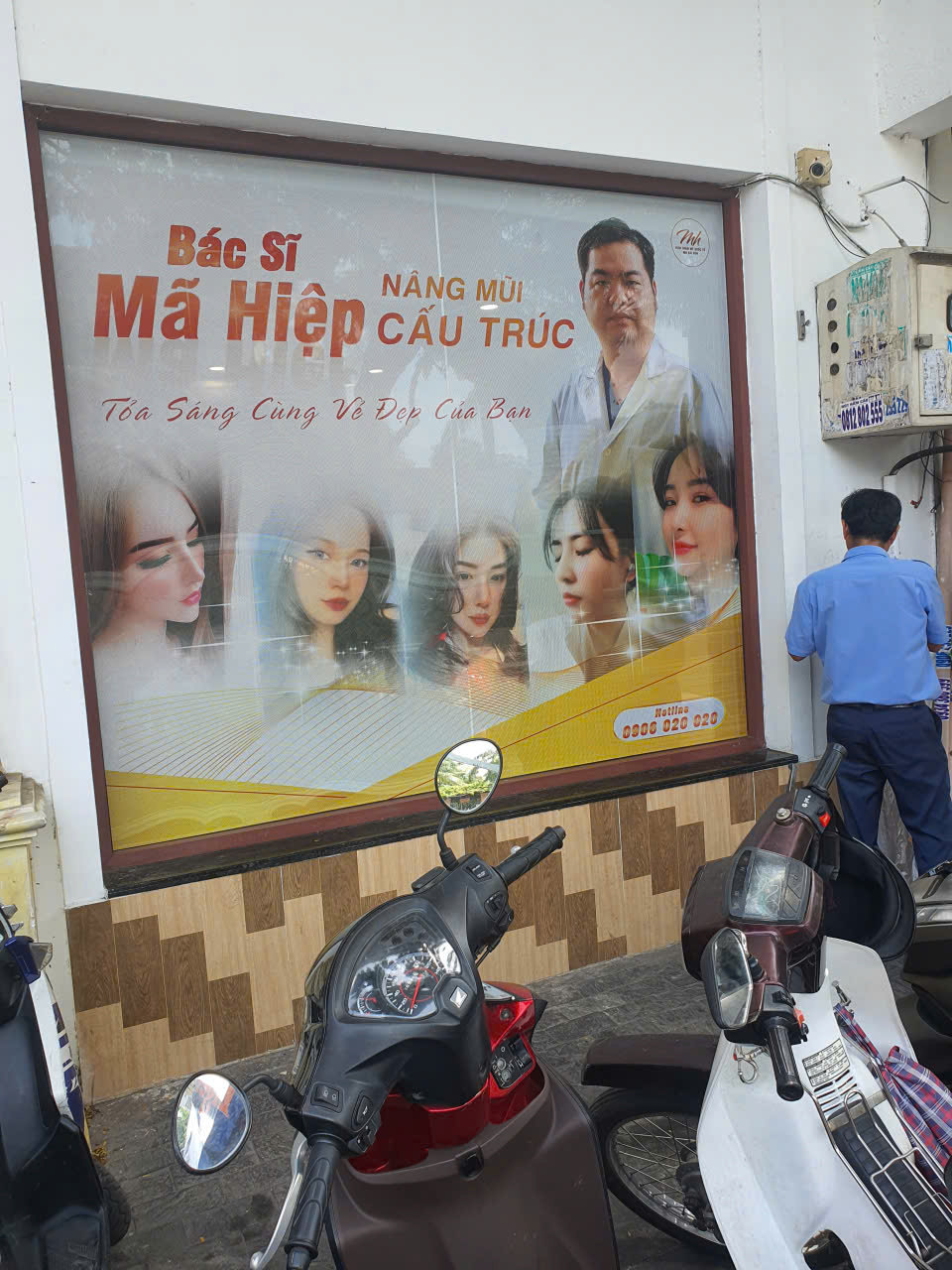 in decal logo dán ngược in decal luoi dan kinh