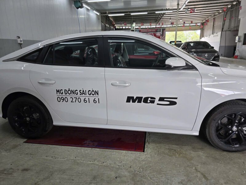 dán decal cho hãng MG