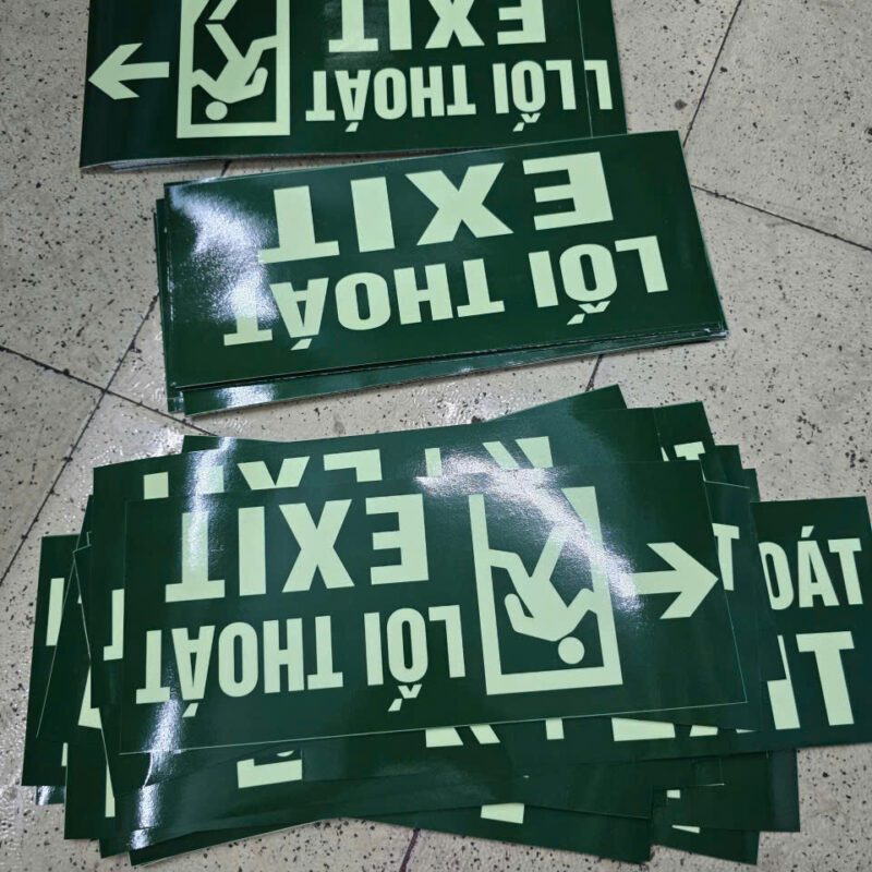 in decal dạ quang phát quang