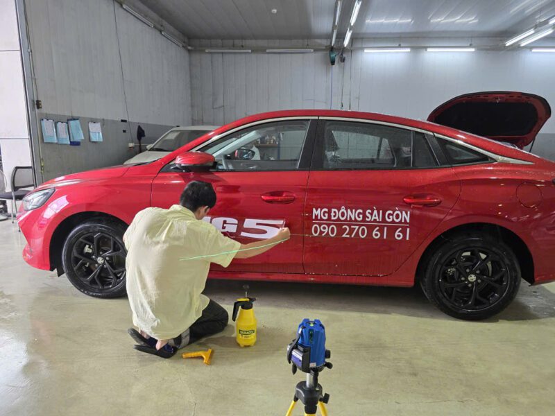 in decal dán xe ô tô mẫu 11