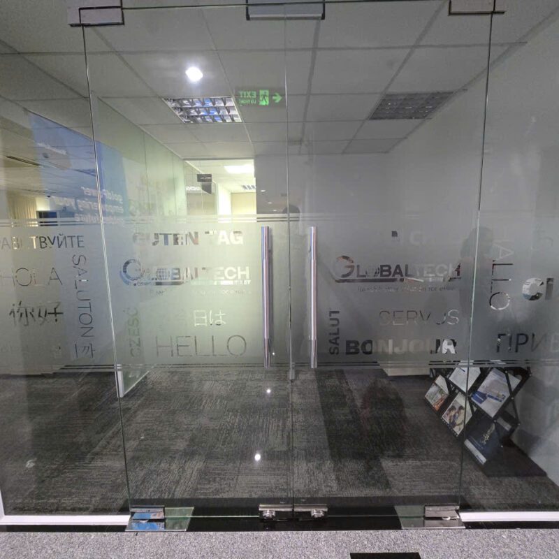dán decal kính mờ mẫu 42