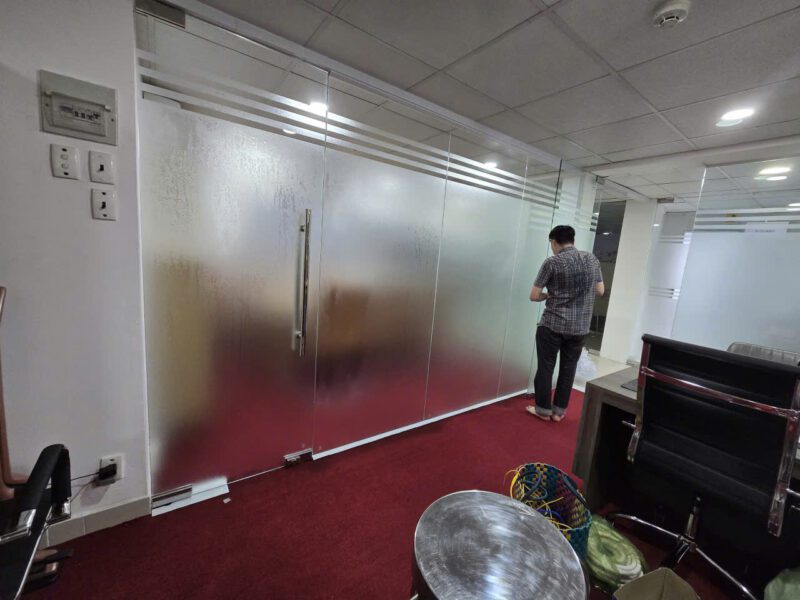 dán decal kính mờ mẫu 43