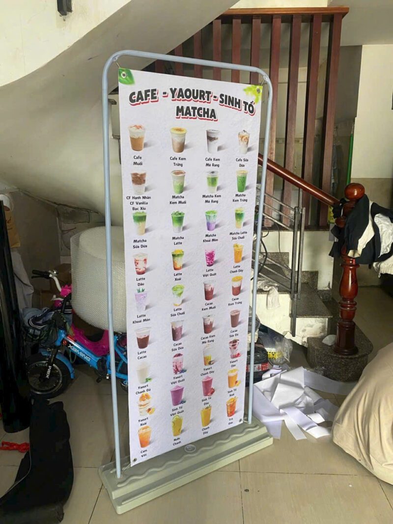 standee khung cửa sổ