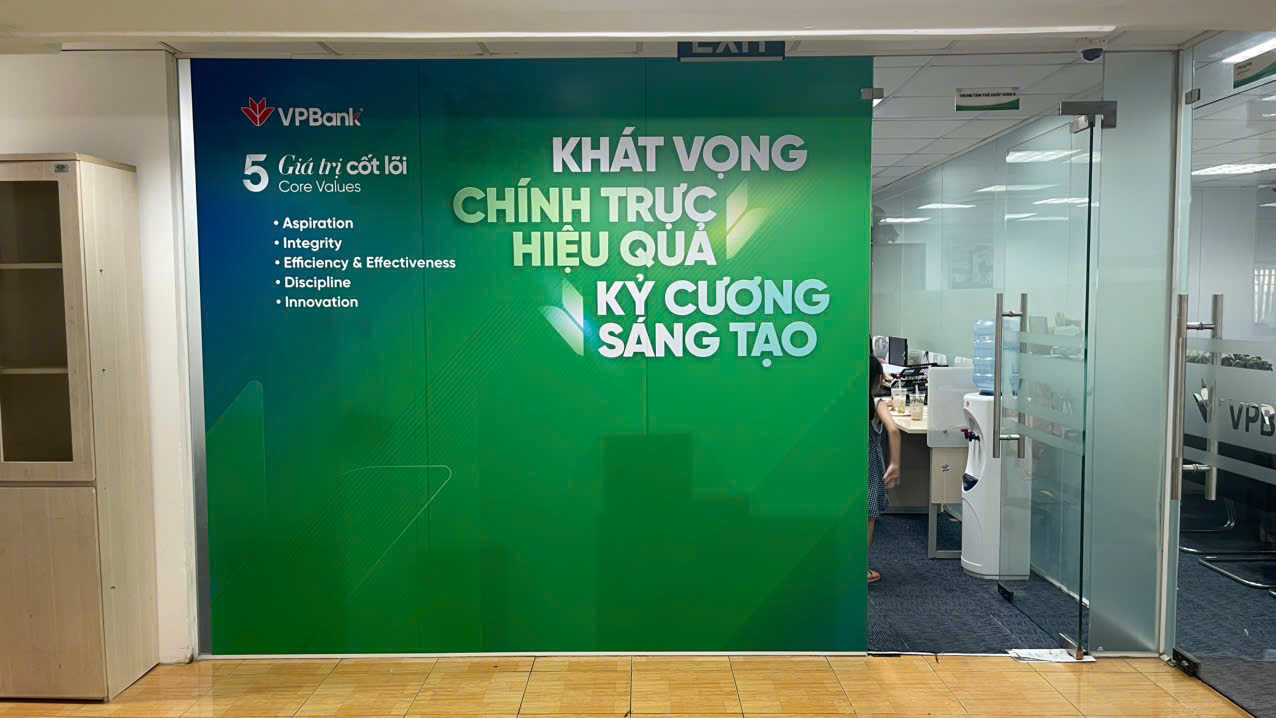 in decal dán tường mẫu 4