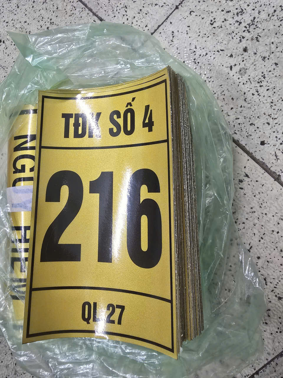 in decal phản quang tem dán trụ điện