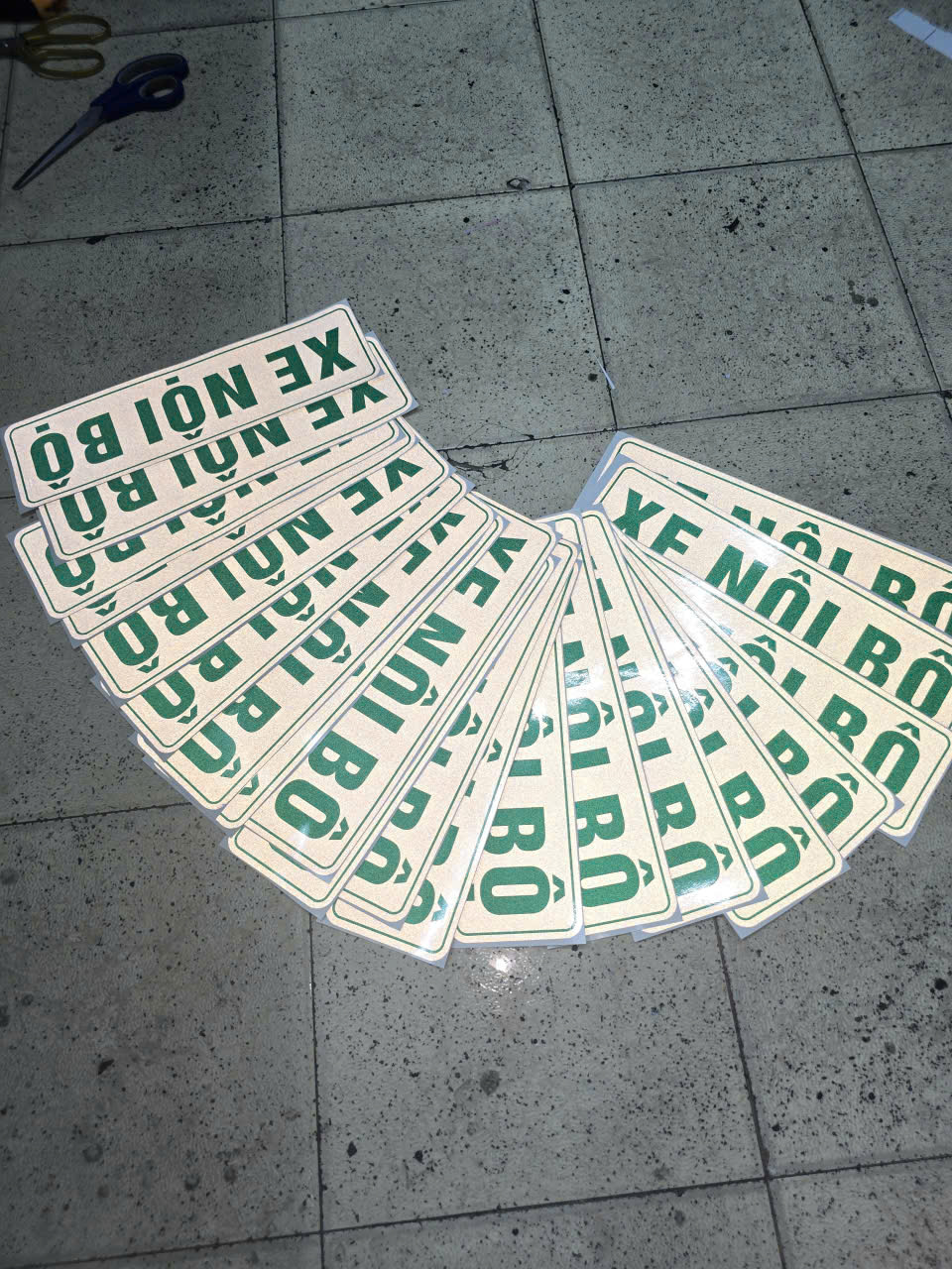 decal xe nội bộ phản quang