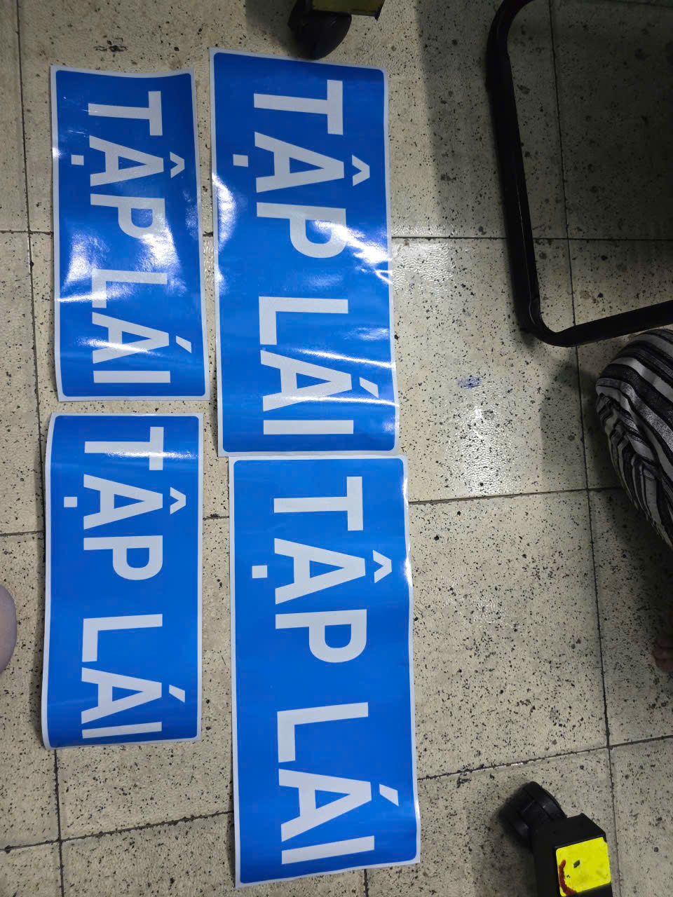decal xe tap lai moi